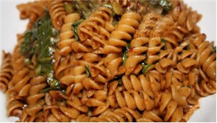 W.W. Pasta w/ Sundried Tomatoes, Pesto &amp; Arugula