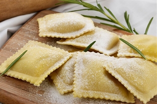 Parmigiano Reggiano and Truffle Ravioli (9oz)