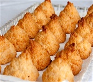 A&amp;V Coconut Macaroons (6pc)