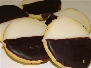 A&amp;V Black &amp; White Cookies LG