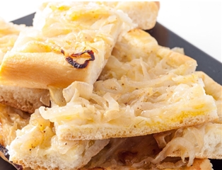 A&amp;V Frozen Homemade Round Onion Foccia